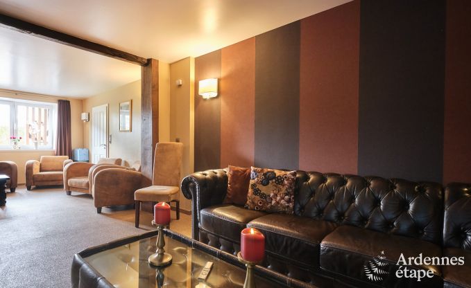 Ruime fermette in B�llingen voor 13 personen met binnenzwembad, sauna en jacuzzi