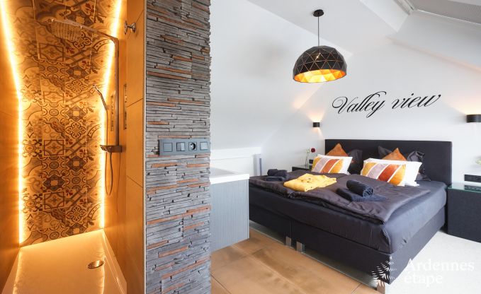 Ruime fermette in B�llingen voor 13 personen met binnenzwembad, sauna en jacuzzi