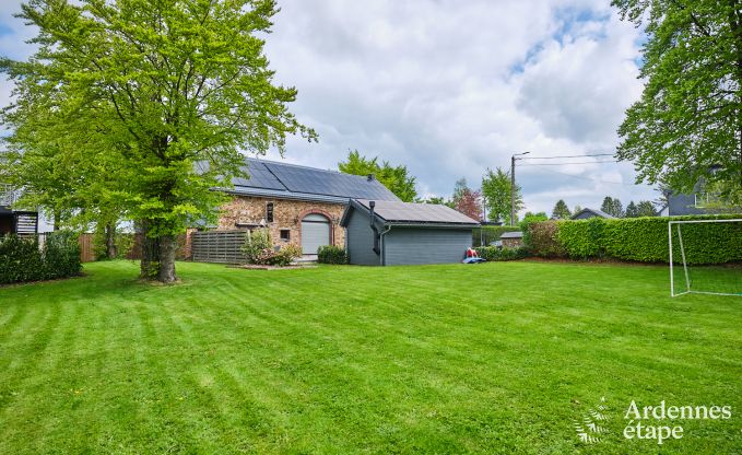 Ruime fermette in B�llingen voor 13 personen met binnenzwembad, sauna en jacuzzi