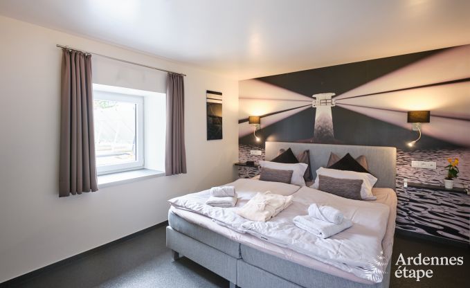 Ruime fermette in B�llingen voor 13 personen met binnenzwembad, sauna en jacuzzi