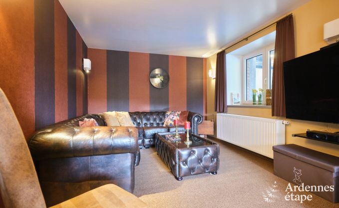 Ruime fermette in B�llingen voor 13 personen met binnenzwembad, sauna en jacuzzi