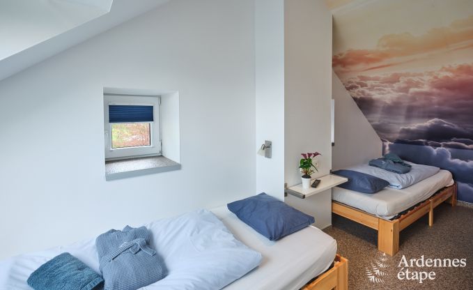 Ruime fermette in B�llingen voor 13 personen met binnenzwembad, sauna en jacuzzi