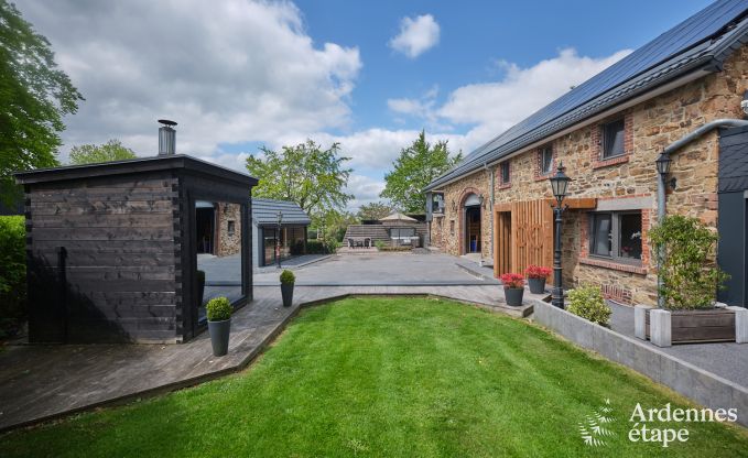 Ruime fermette in B�llingen voor 13 personen met binnenzwembad, sauna en jacuzzi