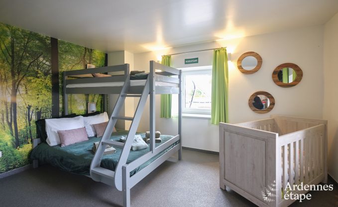 Ruime fermette in B�llingen voor 13 personen met binnenzwembad, sauna en jacuzzi