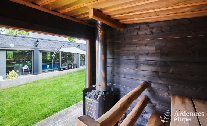 Ruime fermette in B�llingen voor 13 personen met binnenzwembad, sauna en jacuzzi