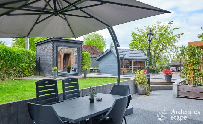 Ruime fermette in B�llingen voor 13 personen met binnenzwembad, sauna en jacuzzi