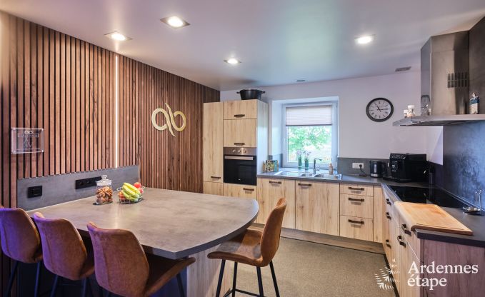 Ruime fermette in B�llingen voor 13 personen met binnenzwembad, sauna en jacuzzi