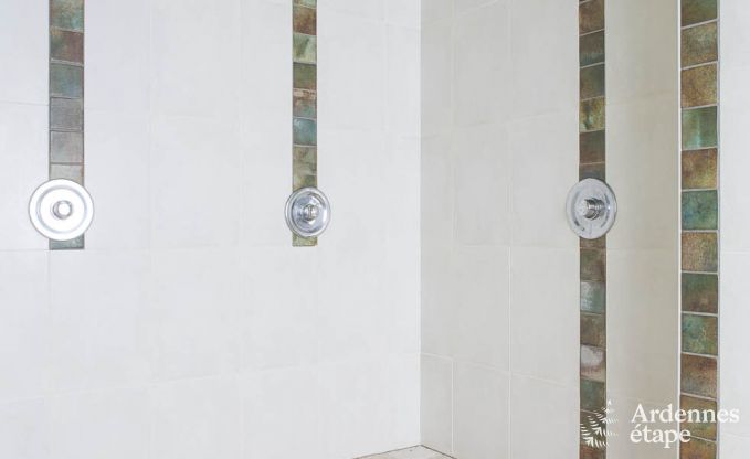 Modern appartement voor 6 personen in Butgenbach met 3 slaapkamers en gemeenschappelijke tuin