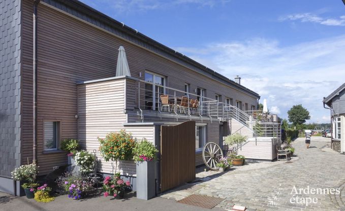 Modern appartement voor 6 personen in Butgenbach met 3 slaapkamers en gemeenschappelijke tuin