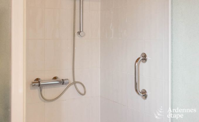 Modern appartement voor 6 personen in Butgenbach met 3 slaapkamers en gemeenschappelijke tuin