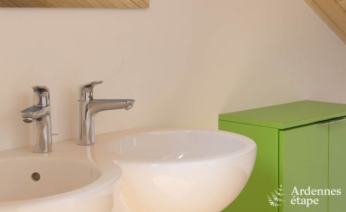 Ruim vakantieappartement voor 12 personen met 5 slaapkamers en gedeelde priv�tuin en wellness in Butgenbach