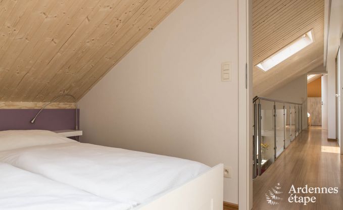 Ruim vakantieappartement voor 12 personen met 5 slaapkamers en gedeelde priv�tuin en wellness in Butgenbach