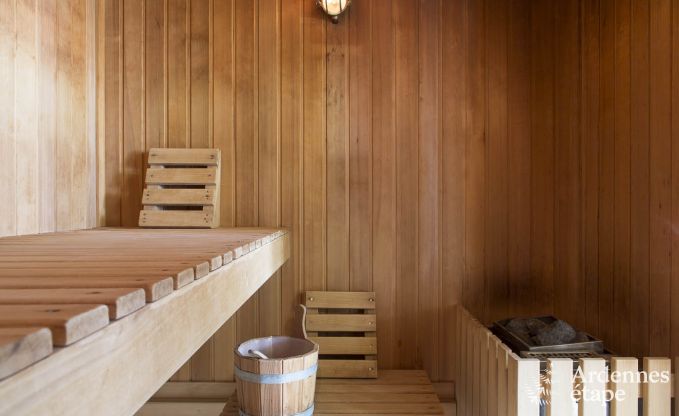 Ruim vakantieappartement voor 12 personen met 5 slaapkamers en gedeelde priv�tuin en wellness in Butgenbach