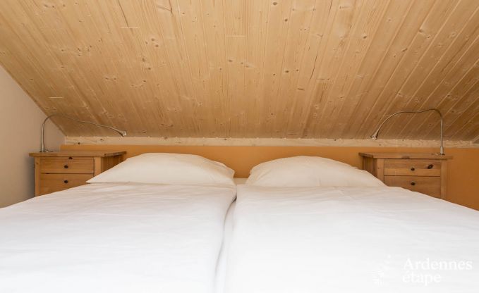 Ruim vakantieappartement voor 12 personen met 5 slaapkamers en gedeelde priv�tuin en wellness in Butgenbach