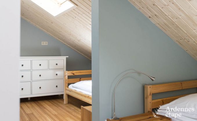 Ruim vakantieappartement voor 12 personen met 5 slaapkamers en gedeelde priv�tuin en wellness in Butgenbach