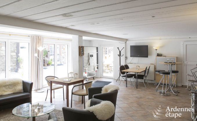 Ruim vakantieappartement voor 12 personen met 5 slaapkamers en gedeelde priv�tuin en wellness in Butgenbach