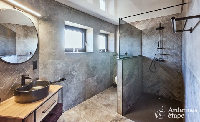 Luxe vakantiehuis in Butgenbach: watertoren met sauna, bubbelbad en panoramisch uitzicht voor 6 personen