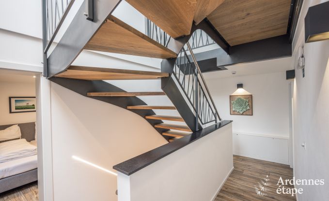 Uitzonderlijk verblijf in luxueuze villa in Butgenbach: 18 personen, binnenzwembad, sauna, in het hart van de Ardennen
