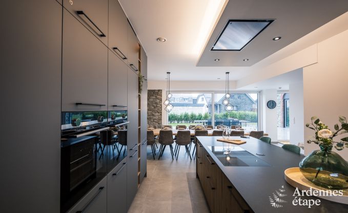 Uitzonderlijk verblijf in luxueuze villa in Butgenbach: 18 personen, binnenzwembad, sauna, in het hart van de Ardennen