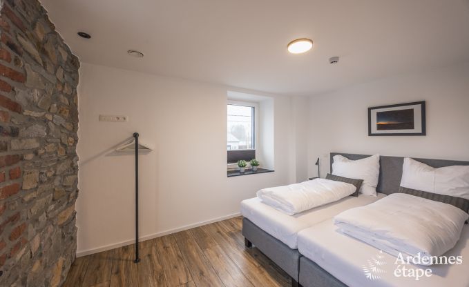 Uitzonderlijk verblijf in luxueuze villa in Butgenbach: 18 personen, binnenzwembad, sauna, in het hart van de Ardennen