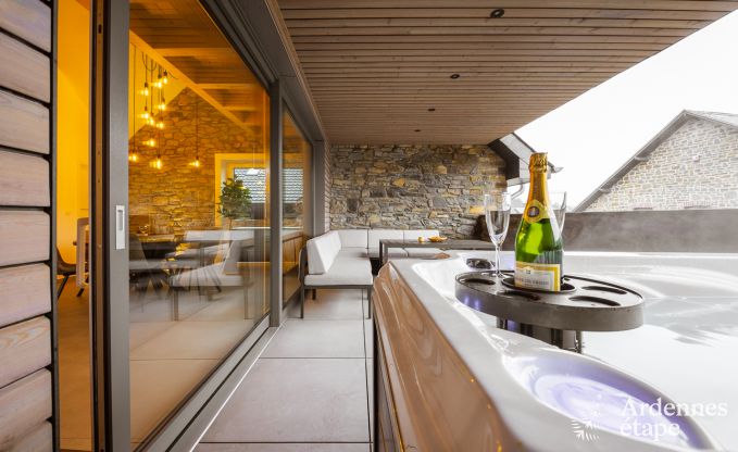 Uitzonderlijk verblijf in luxueuze villa in Butgenbach: 18 personen, binnenzwembad, sauna, in het hart van de Ardennen