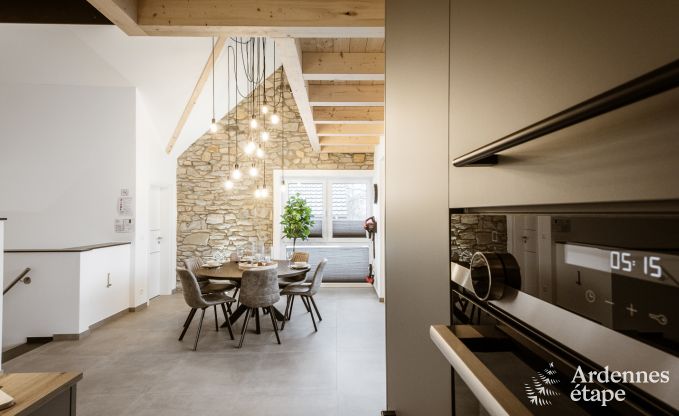 Uitzonderlijk verblijf in luxueuze villa in Butgenbach: 18 personen, binnenzwembad, sauna, in het hart van de Ardennen