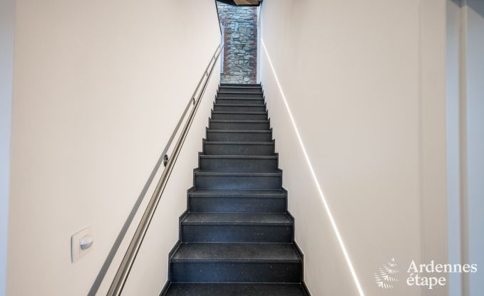 Uitzonderlijk verblijf in luxueuze villa in Butgenbach: 18 personen, binnenzwembad, sauna, in het hart van de Ardennen