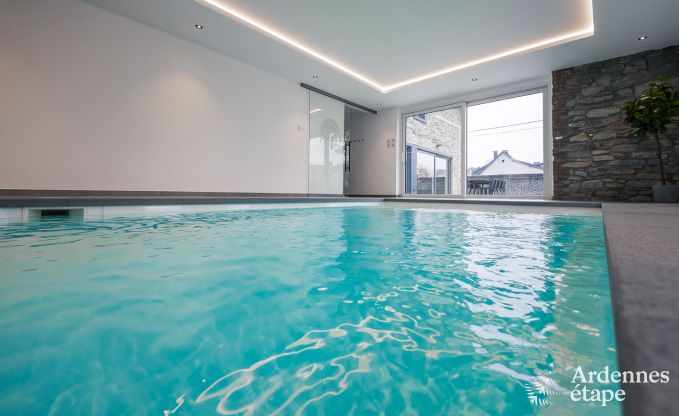 Uitzonderlijk verblijf in luxueuze villa in Butgenbach: 18 personen, binnenzwembad, sauna, in het hart van de Ardennen