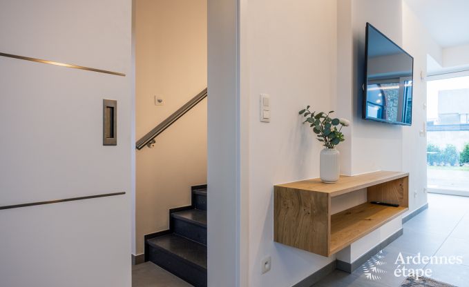 Uitzonderlijk verblijf in luxueuze villa in Butgenbach: 18 personen, binnenzwembad, sauna, in het hart van de Ardennen