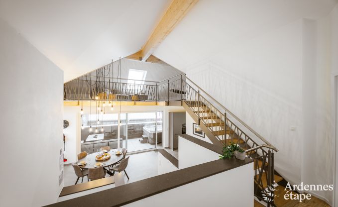 Uitzonderlijk verblijf in luxueuze villa in Butgenbach: 18 personen, binnenzwembad, sauna, in het hart van de Ardennen