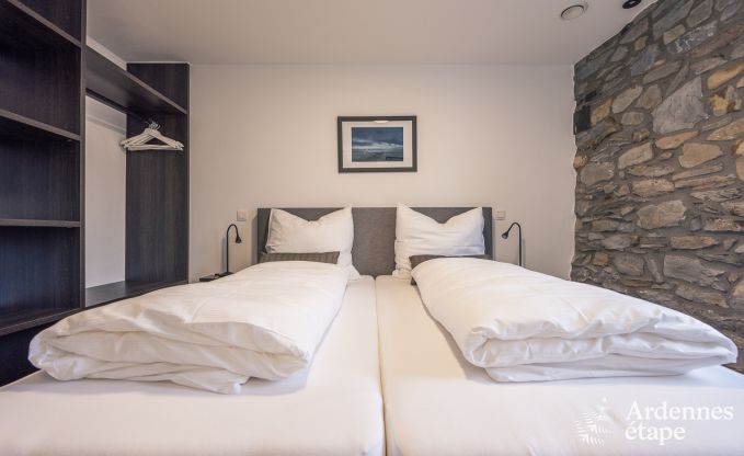 Uitzonderlijk verblijf in luxueuze villa in Butgenbach: 18 personen, binnenzwembad, sauna, in het hart van de Ardennen