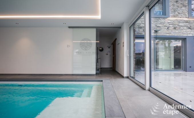 Uitzonderlijk verblijf in luxueuze villa in Butgenbach: 18 personen, binnenzwembad, sauna, in het hart van de Ardennen