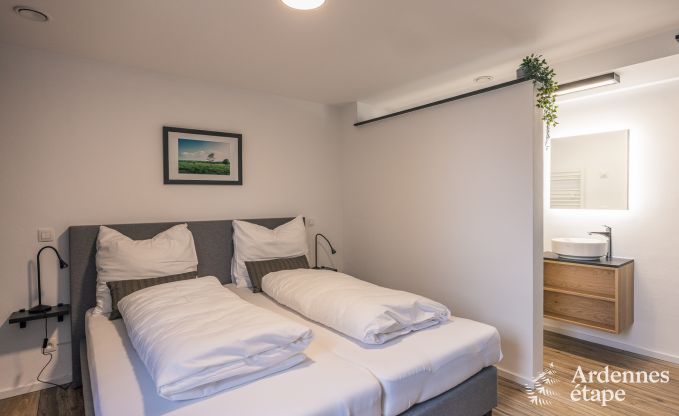 Uitzonderlijk verblijf in luxueuze villa in Butgenbach: 18 personen, binnenzwembad, sauna, in het hart van de Ardennen