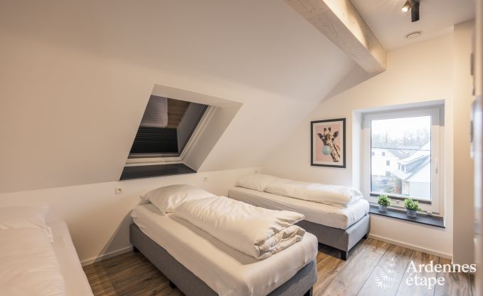 Uitzonderlijk verblijf in luxueuze villa in Butgenbach: 18 personen, binnenzwembad, sauna, in het hart van de Ardennen