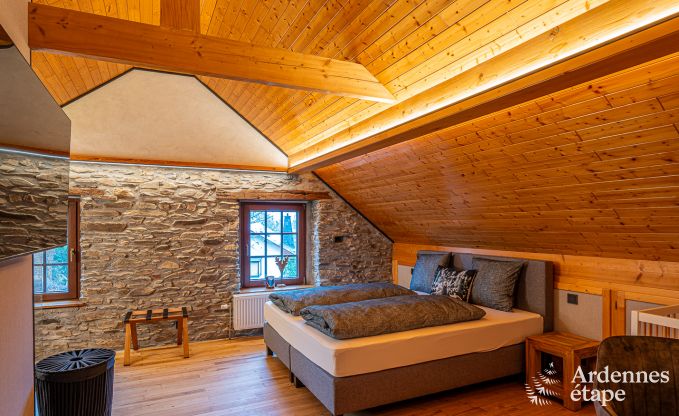 Ruime en luxueuze villa voor 14 personen met binnenzwembad in de Hoge Venen