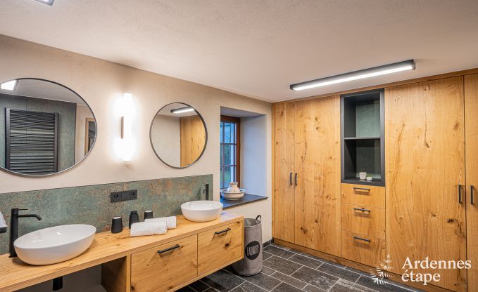 Ruime en luxueuze villa voor 14 personen met binnenzwembad in de Hoge Venen