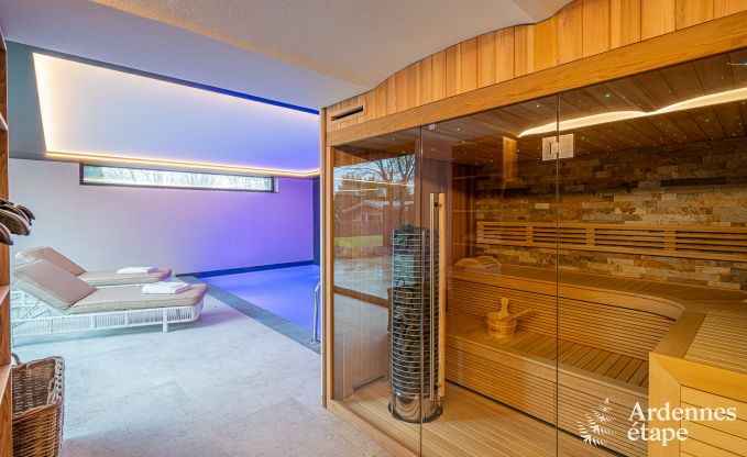 Ruime en luxueuze villa voor 14 personen met binnenzwembad in de Hoge Venen