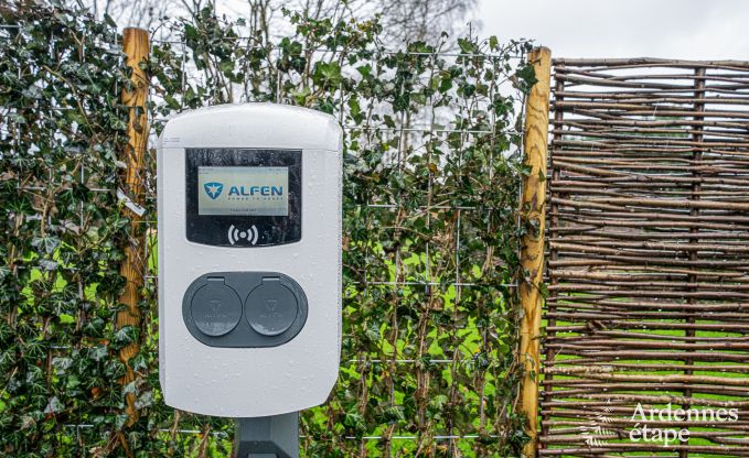 Ruime en luxueuze villa voor 14 personen met binnenzwembad in de Hoge Venen