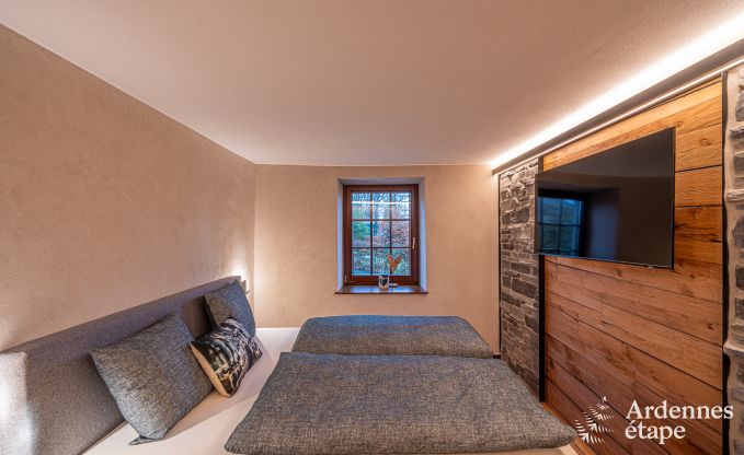 Ruime en luxueuze villa voor 14 personen met binnenzwembad in de Hoge Venen