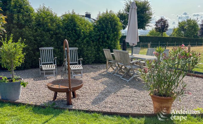 Modern appartement voor 6 personen in Butgenbach met 3 slaapkamers en gemeenschappelijke tuin