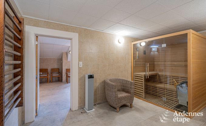 Luxueuze villa in Cerfontaine: perfect voor 14 personen, met binnen- en buitenzwembad, dicht bij de Lacs de l'Eau d'Heure