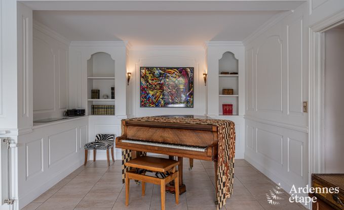 Luxueuze villa in Cerfontaine: perfect voor 14 personen, met binnen- en buitenzwembad, dicht bij de Lacs de l'Eau d'Heure