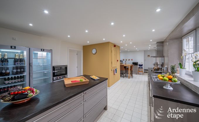 Luxueuze villa in Cerfontaine: perfect voor 14 personen, met binnen- en buitenzwembad, dicht bij de Lacs de l'Eau d'Heure