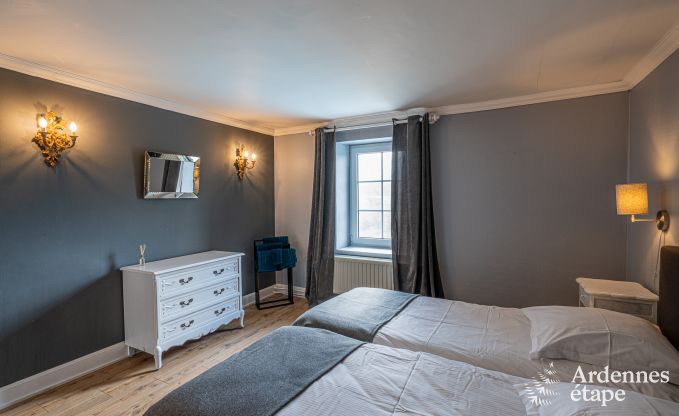 Luxueuze villa in Cerfontaine: perfect voor 14 personen, met binnen- en buitenzwembad, dicht bij de Lacs de l'Eau d'Heure