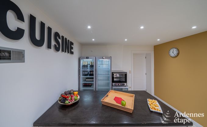 Luxueuze villa in Cerfontaine: perfect voor 14 personen, met binnen- en buitenzwembad, dicht bij de Lacs de l'Eau d'Heure