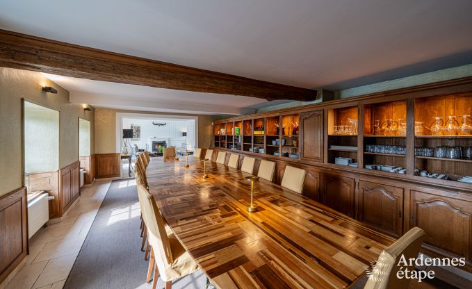Luxueuze villa in Cerfontaine: perfect voor 14 personen, met binnen- en buitenzwembad, dicht bij de Lacs de l'Eau d'Heure
