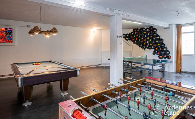 Luxueuze villa in Cerfontaine: perfect voor 14 personen, met binnen- en buitenzwembad, dicht bij de Lacs de l'Eau d'Heure