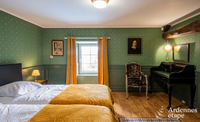 Luxueuze villa in Cerfontaine: perfect voor 14 personen, met binnen- en buitenzwembad, dicht bij de Lacs de l'Eau d'Heure