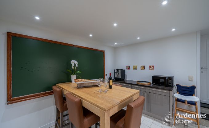 Luxueuze villa in Cerfontaine: perfect voor 14 personen, met binnen- en buitenzwembad, dicht bij de Lacs de l'Eau d'Heure