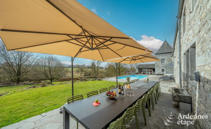 Luxueuze villa in Cerfontaine: perfect voor 14 personen, met binnen- en buitenzwembad, dicht bij de Lacs de l'Eau d'Heure
